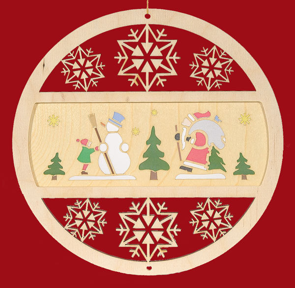 creche de Noel en bois a accrocher à la fenetre